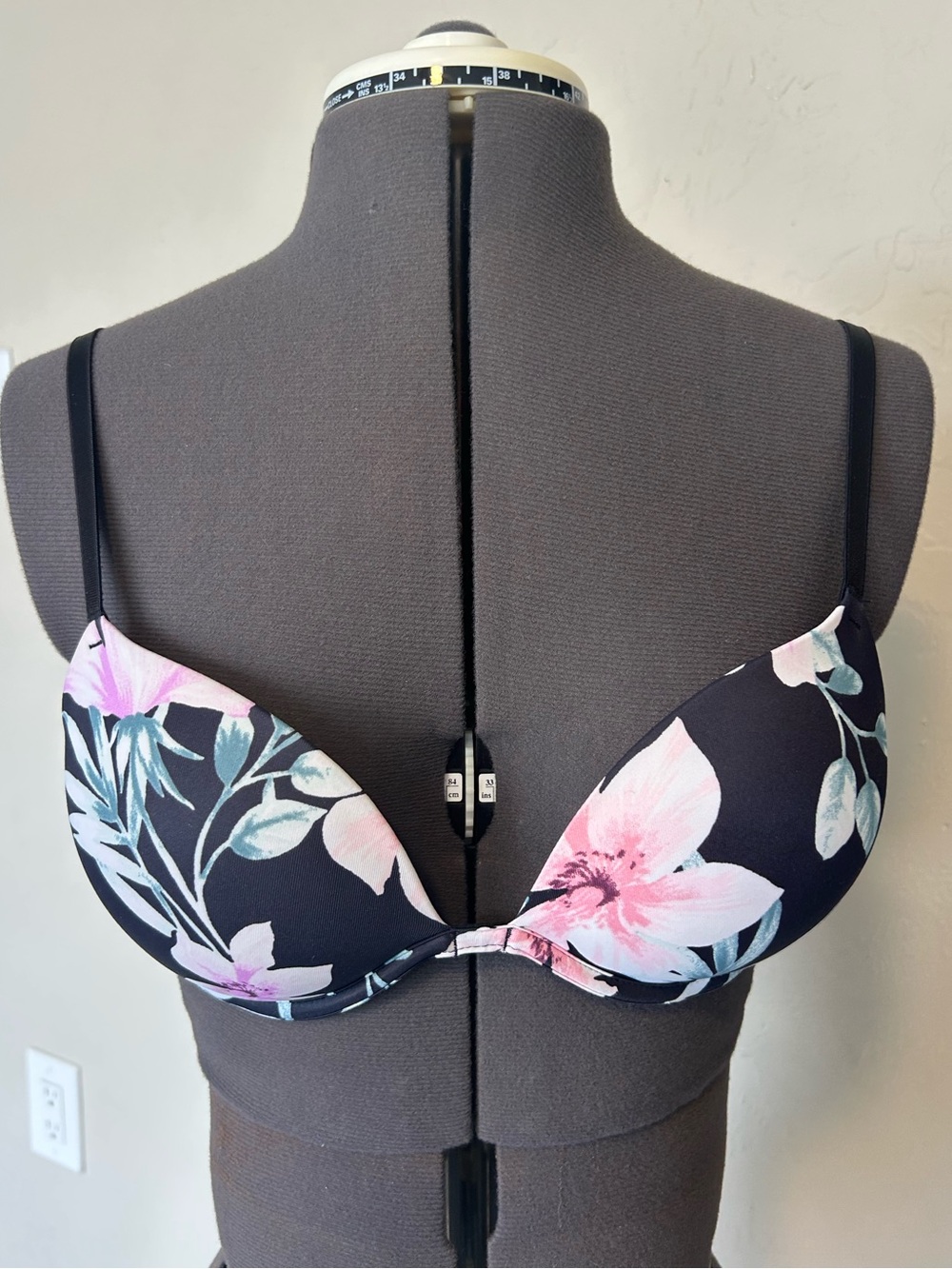 PINK Victoria's Secret T-Shirt Bra Black Floral 32C Underwired Padded (1960)